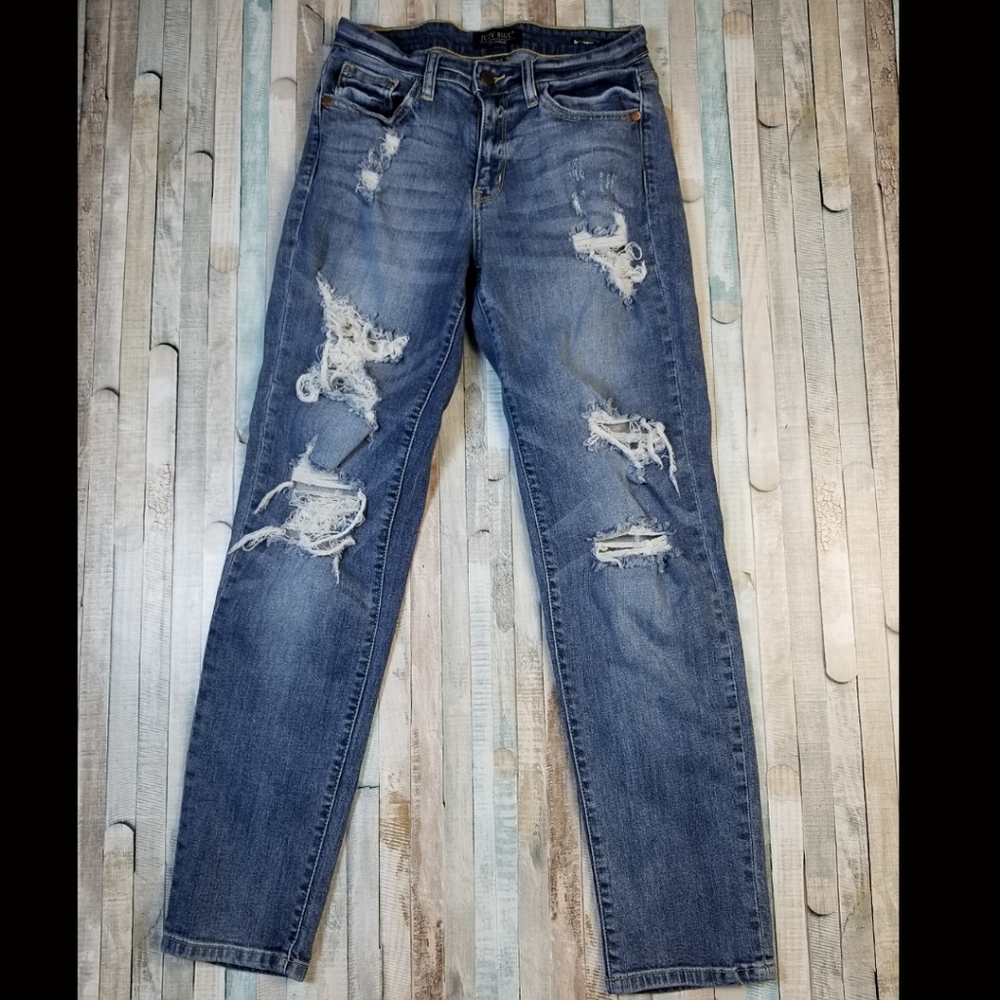Judy Blue Boyfriend Fit Jeans - Picture 3 of 10